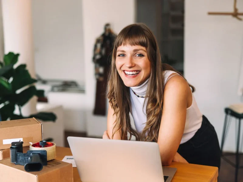 Ecommerce answering service with US-based virtual receptionists handling retail orders payment processing and customer calls 24/7