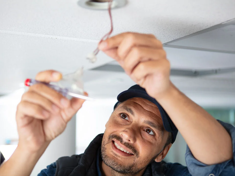Electrician answering service for US electrical contractors
